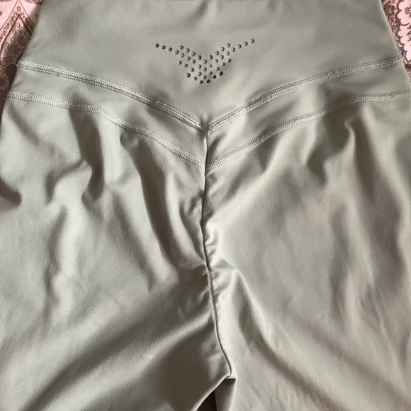 size small Gymshark x Whitney Simmons V2  moss green - Picture 4 of 6